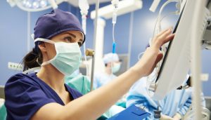 Lee más sobre el artículo Oposiciones Enfermería 2022: Requisitos, convocatorias, plazas